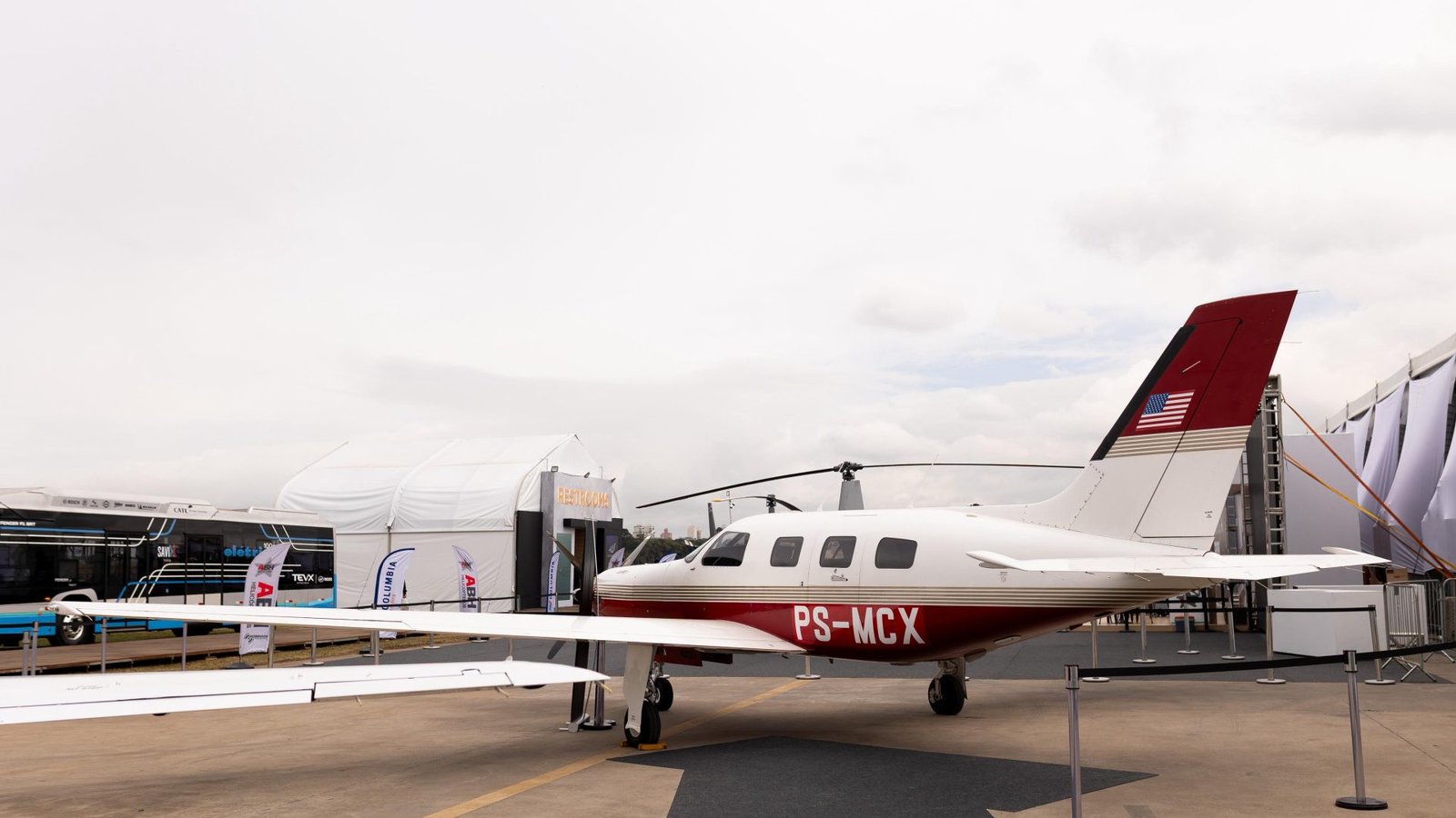 Piper JetPROP PS-MCX em exposição estática no Brasil